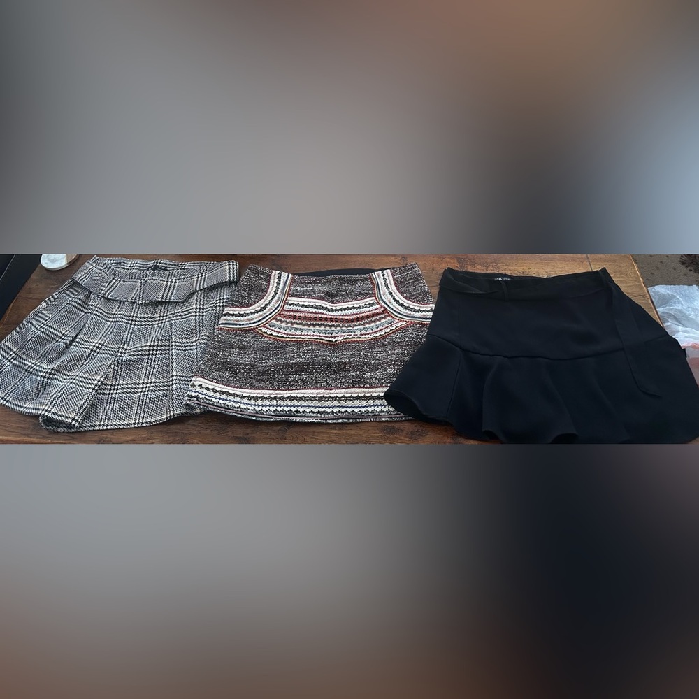 Lot of 3 Zara XL bottoms. Shorts, embroidered mini skirt, black mini skort